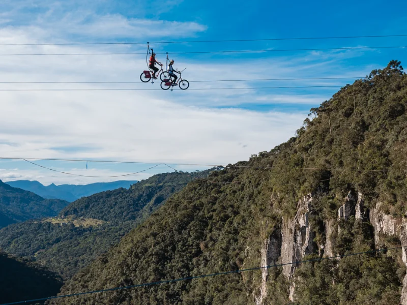 natural-extremo-tirolesa-de-bike1