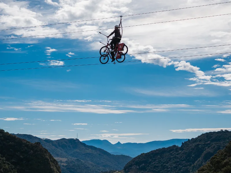 natural-extremo-tirolesa-de-bike2