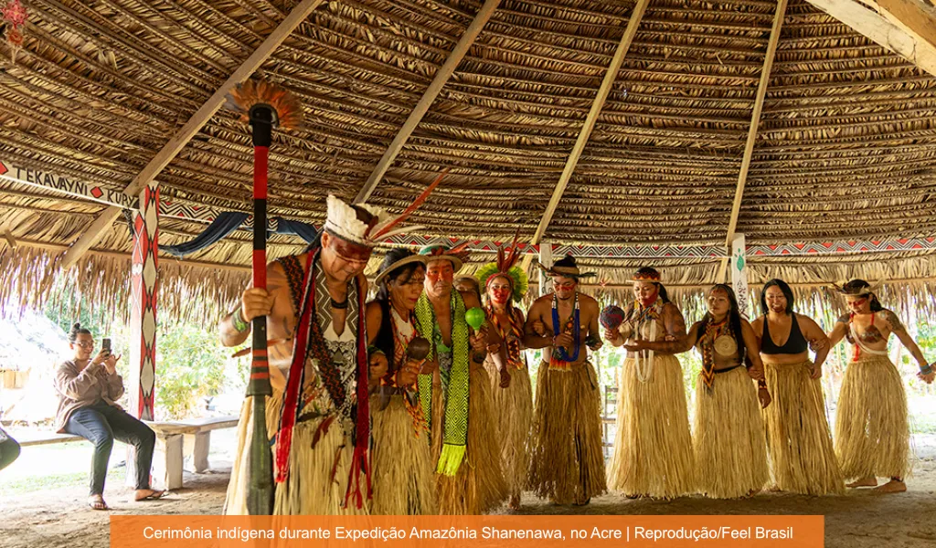 Cerimônia indígena durante Expedição Amazônia Shanenawa, no Acre